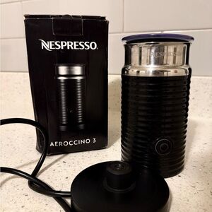 Nespresso Aeroccino 3 in Black and Silver